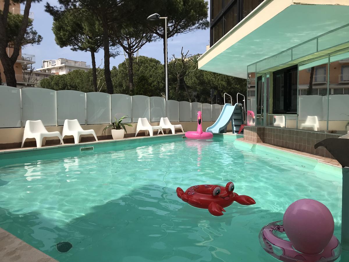 Hotel Gambrinus 里米尼 外观 照片